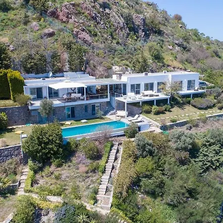 ヴィラ 5Br Villa With Private Pool And Aegean Views